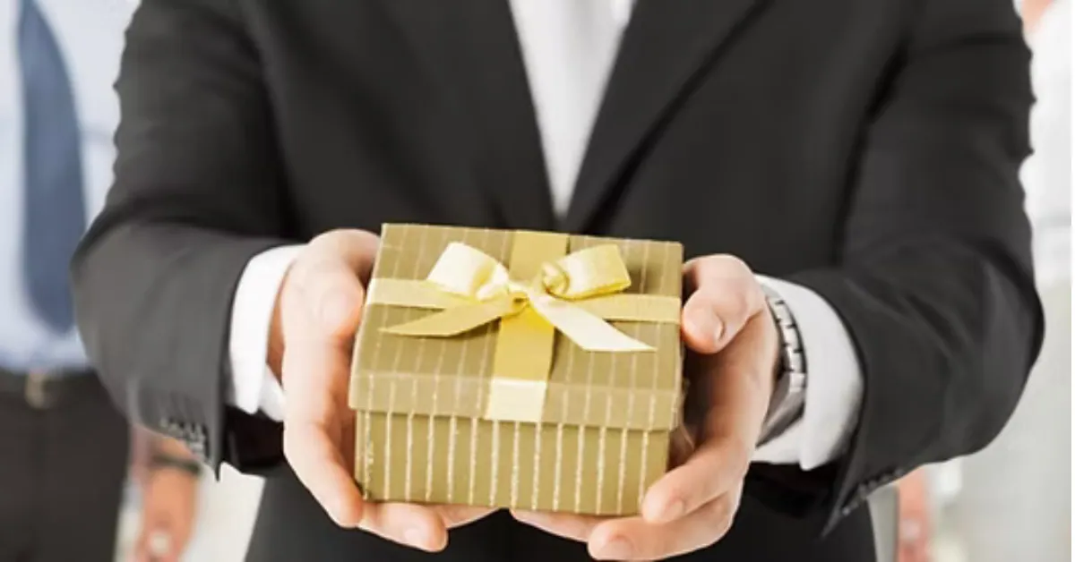 5 Thoughtful Reasons Why a Watch Is Still the Perfect Gift in 2025